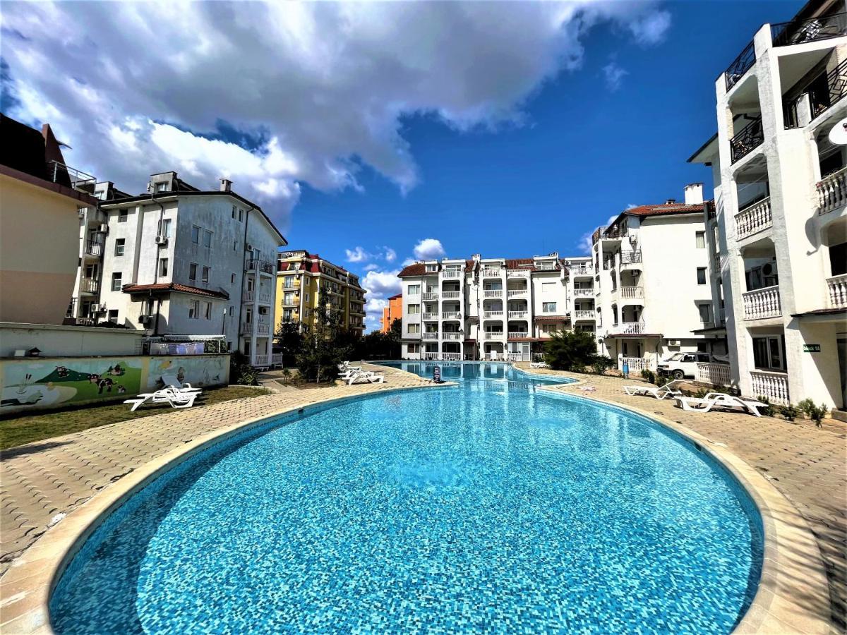 Bravo 5 Holiday Home Sunny Beach Esterno foto